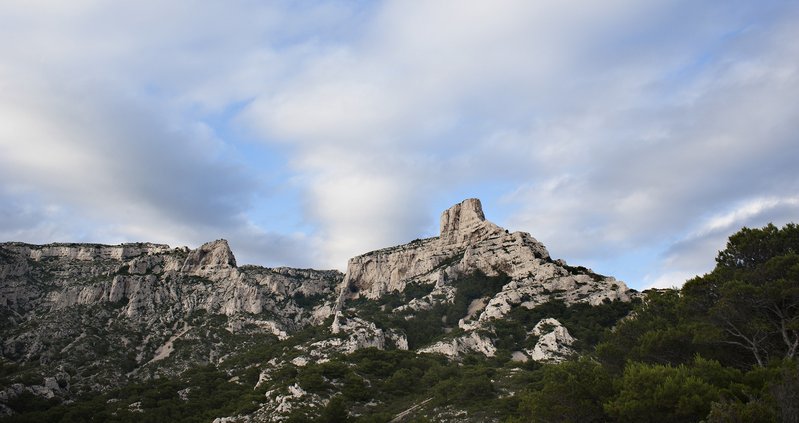 marseille mountains color print